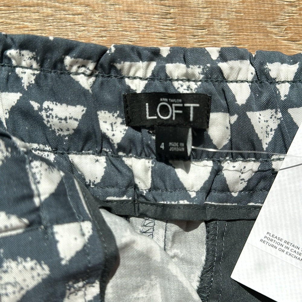 LOFT triangle shorts grey belted size 4 - Picture 4 of 6